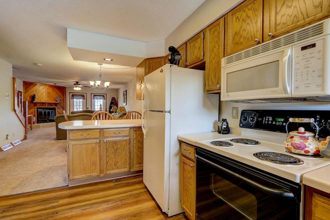 Brown Family Condo For Families Golf Trips And Girls Getaways Wisconsin Dells Εξωτερικό φωτογραφία