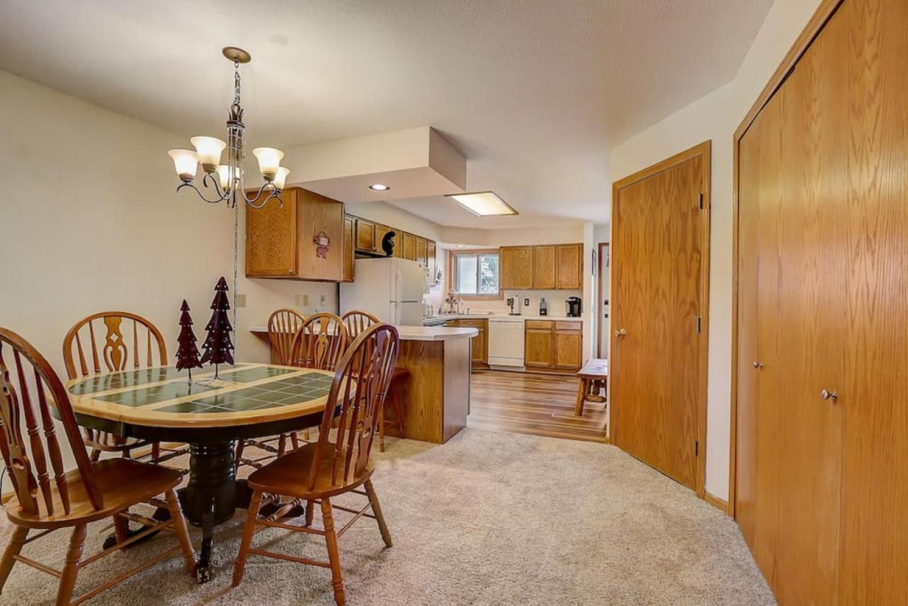 Brown Family Condo For Families Golf Trips And Girls Getaways Wisconsin Dells Εξωτερικό φωτογραφία